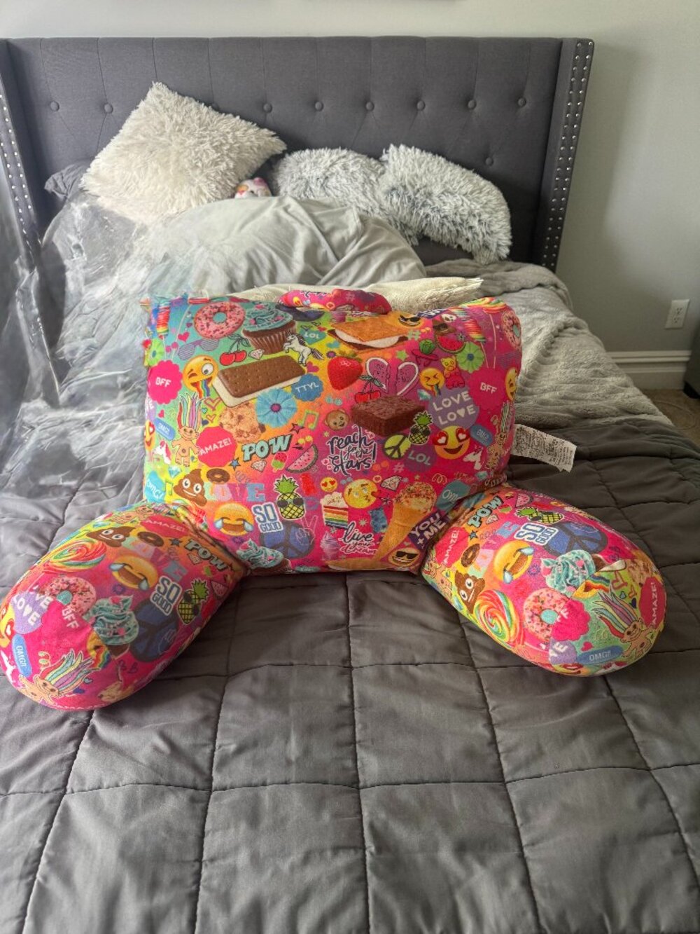 🛋️ Top Trenz Emoji Backrest Lounge Pillow – NWT